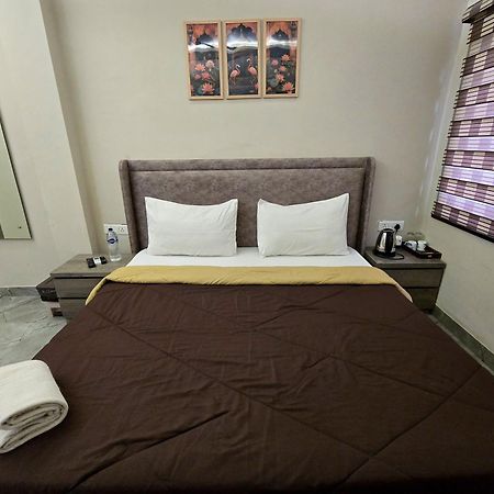 Zipcode Stay Agra  Buitenkant foto